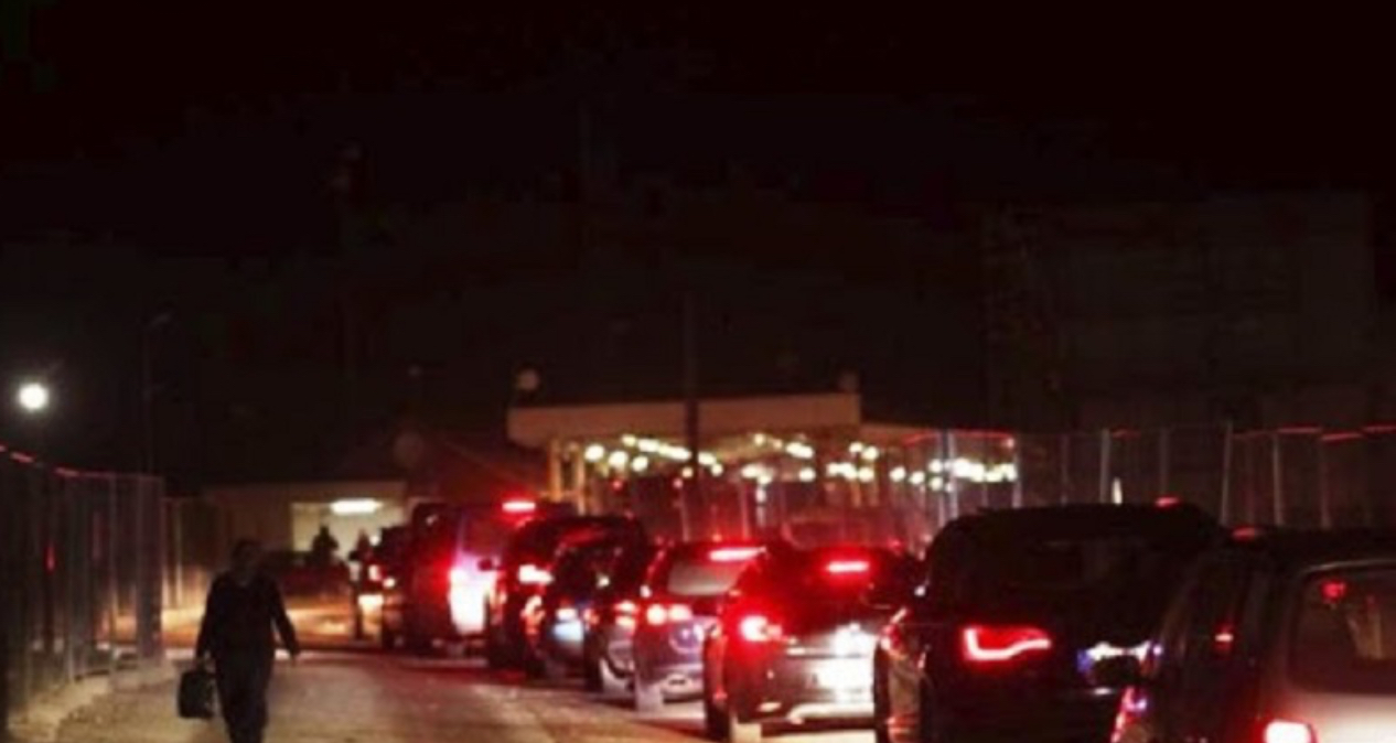 Kolona në dalje në Merdarë e Dheu i Bardhë – pritje deri në 2 orë