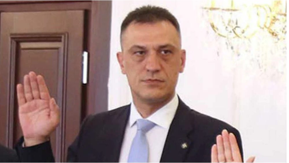 Gjyqtari Laban kishte kërkuar përjashtimin nga vendimmarrja, kërkesa iu refuzua