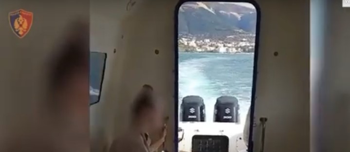 Policia shpëton tre pushues nga mbytja në Vlorë