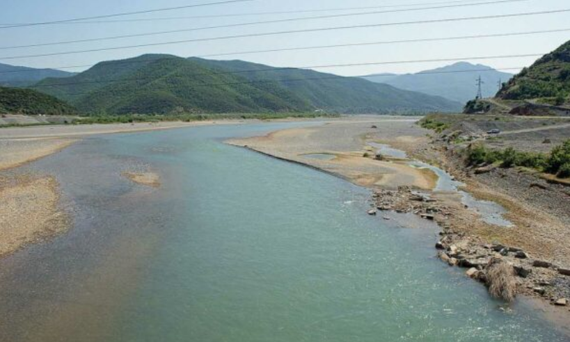 Ishte futur në ujë për t’i hedhur rrjetat, peshkatari 68 vjeçar u gjet i vdekur në lumin Mat