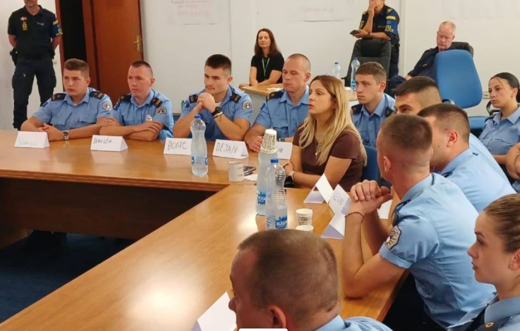 201 zyrtarë policorë në Mitrovicë të Veriut u trajnuan për komunikim për deskalim dhe ndjeshmëri gjinore