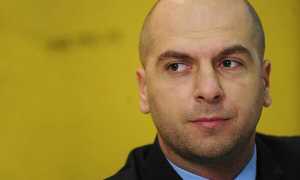 Dështon tri herë radhazi, Simiq nuk merr votat e mjaftueshme për nënkryetar të Kuvendit