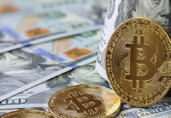 ​Bitcoin bie, Ether fundoset dhe tregu i kriptove tregon dobësi