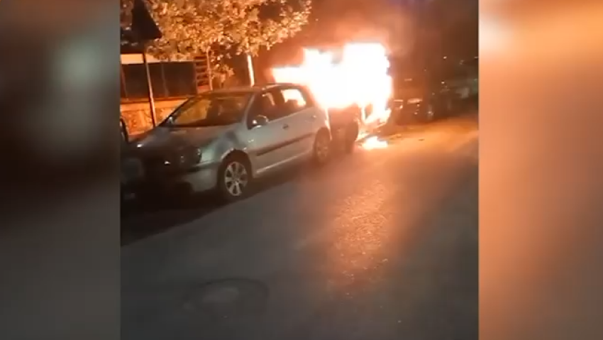I vuri flakën automjetit të një 43-vjeçareje, arrestohet i riu! Dalin pamjet e momentit kur 34-vjeçari djeg makinën