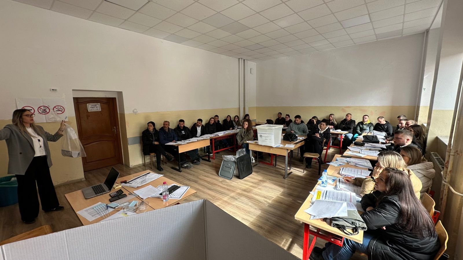 Në prag të ditës së zgjedhjeve, KQZ fillon programin trajnues për mijëra anëtarë të Këshillave të Vendvotimeve