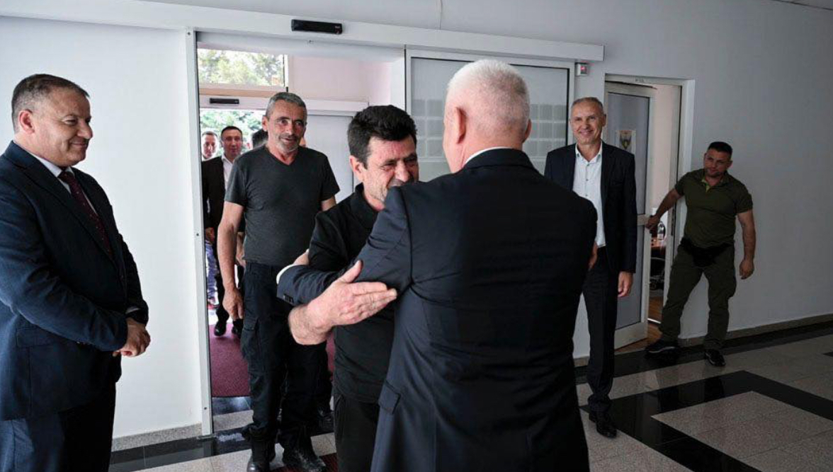 Sveçla për Shemë Mustafën: Guximi në mbrojtje të kufijve do të mbetet shembull frymëzues për policët