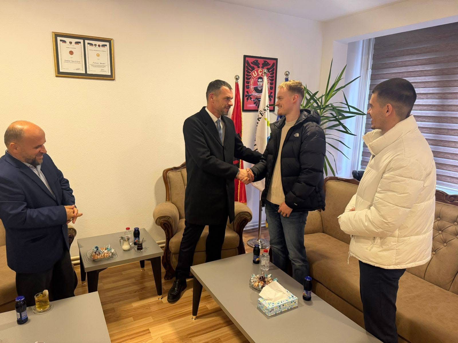 Podujevë: Shtetasi gjerman pranon Islamin në selinë e KBI-së Në selinë e Këshillit të Bashkësisë Islame në Podujevë