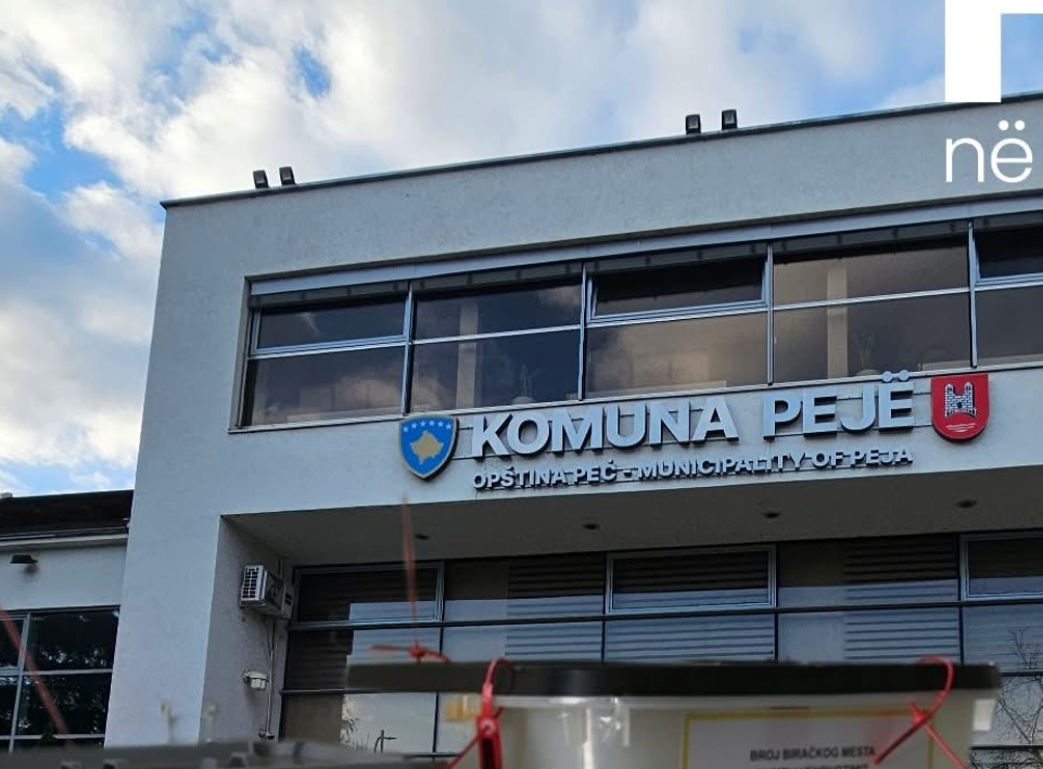 Peja shkon në balotazh mes Gazmend Muhaxherit dhe Taulant Kelmendit