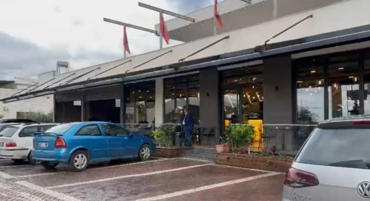 “Na bëj një kafe o kamarier”, si nisi sherri ku mbetën dy të vrarë në Durrës