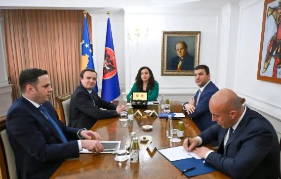 LAJMI I FUNDIT: Presidentja Osmani fton në takim krerët e partive politike