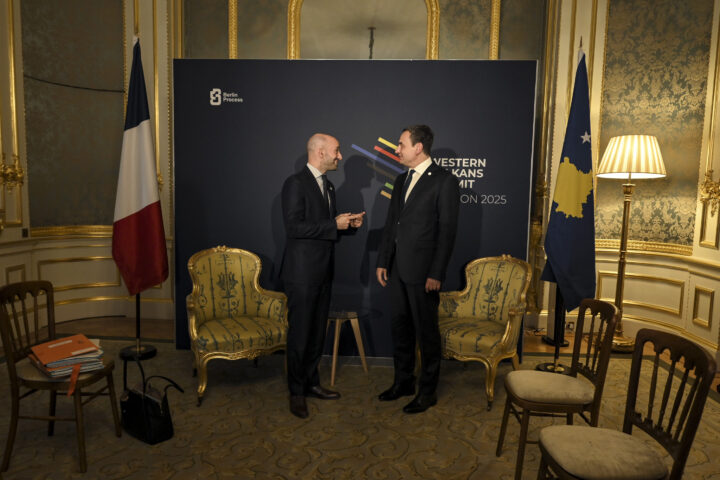 Albin Kurti takohet me ministrin francez për Europën – flasin për sigurinë dhe zhvillimet rajonale