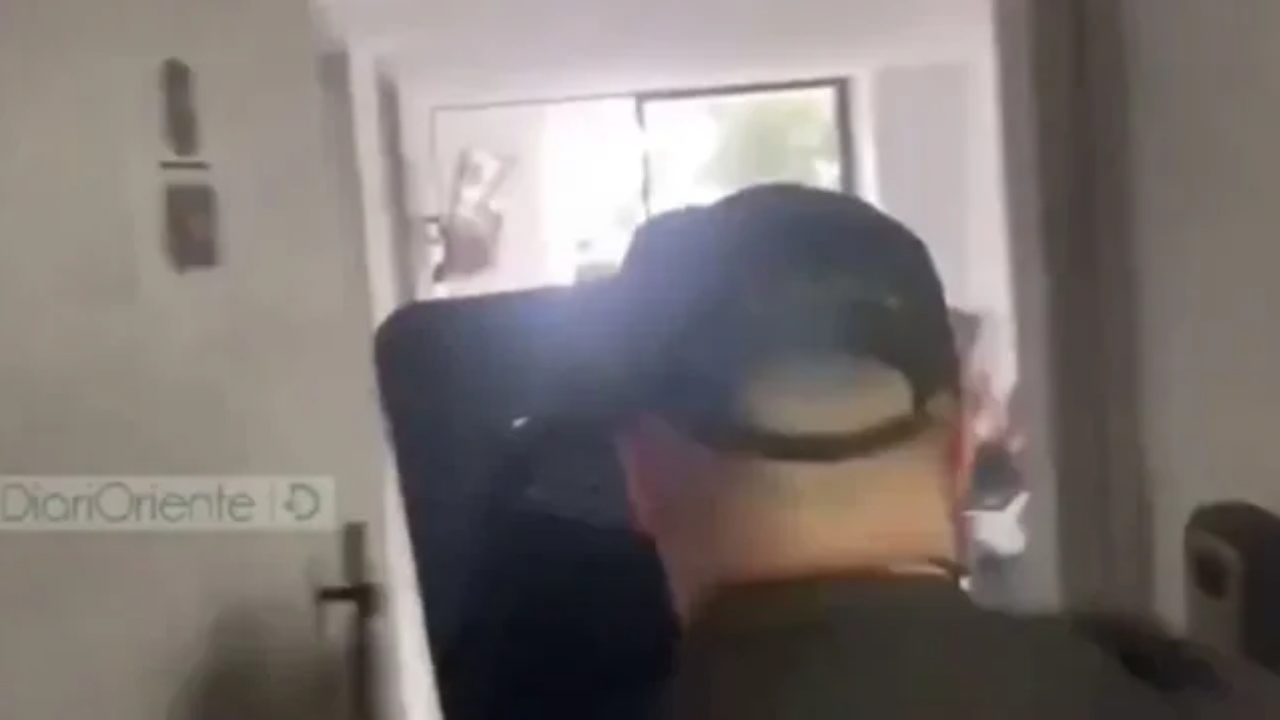 VIDEO/ Aksioni përfundon tragjikisht! 31-vjeçari bie për vdekje nga kati i 8, teksa tentoi t’i shpëtonte policisë