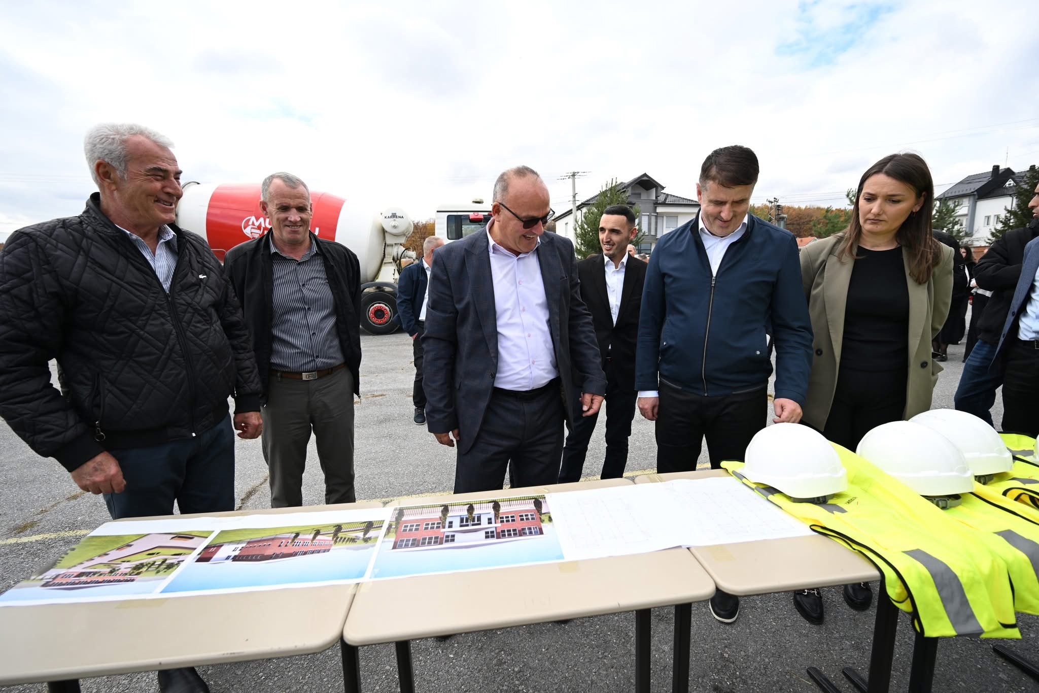 Sot janë vendosur gurthemelet për dy investime të rëndësishme në fushën e arsimit në Komunën e Podujevës