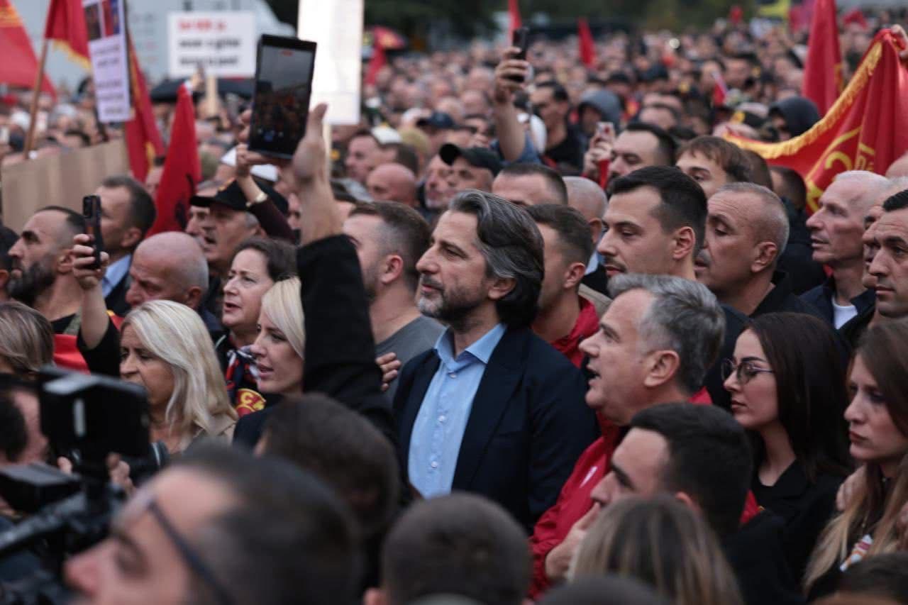 Familja e Hashim Thaçit del publikisht në përkrahje të Përparim Ramës për zgjedhjet e së dielës