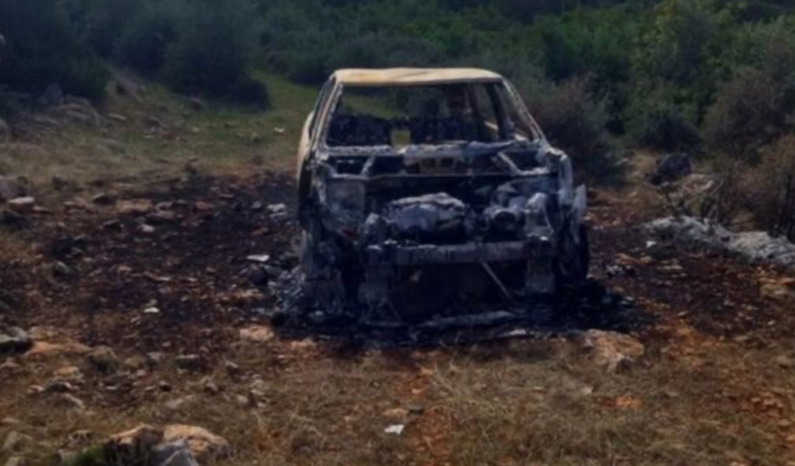 Punëtori shqiptar u gjet i lidhur dhe i djegur në pjesën e pasme të makinës, policia greke nis hetimet