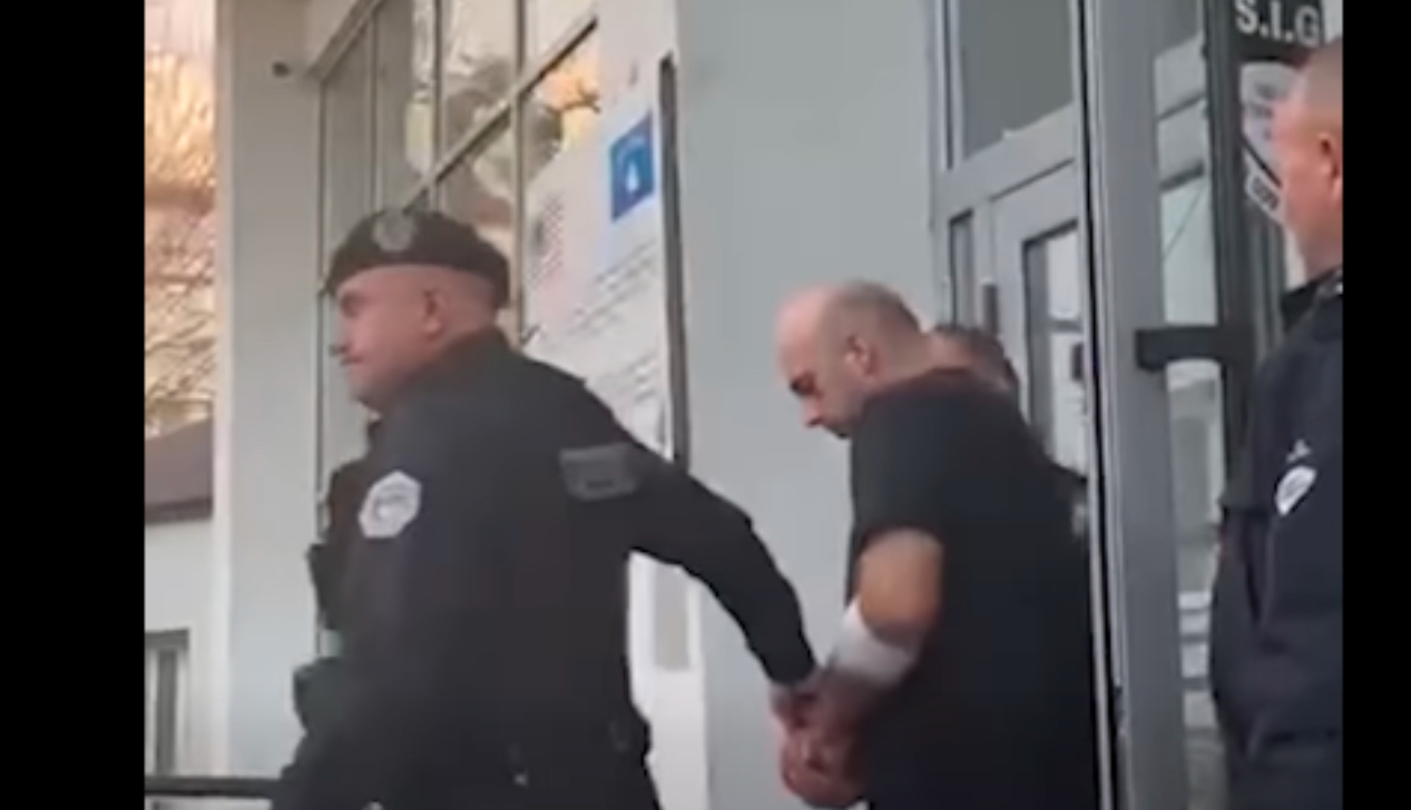 I dyshuari për vrasjen e dyfishtë në Malishevë lirohet nga spitali me pranga e i rrethuar me policë