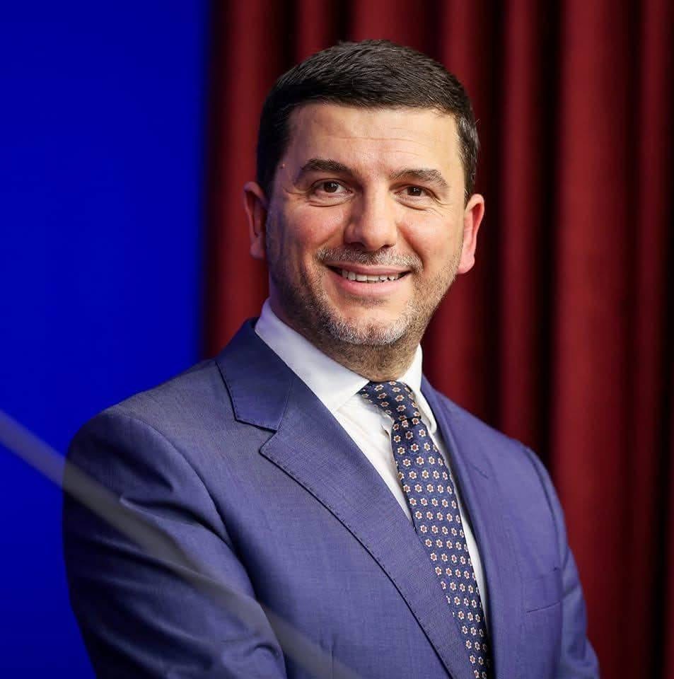 Jep dorëheqje Memli Krasniqi nga posti i kryetarit të PDK-së