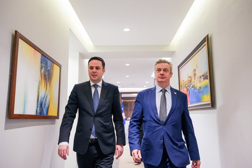 Hargreaves pas takimit me Abdixhikun: Duhet formim i shpejtë i institucioneve pas zgjedhjeve të 28 dhjetorit