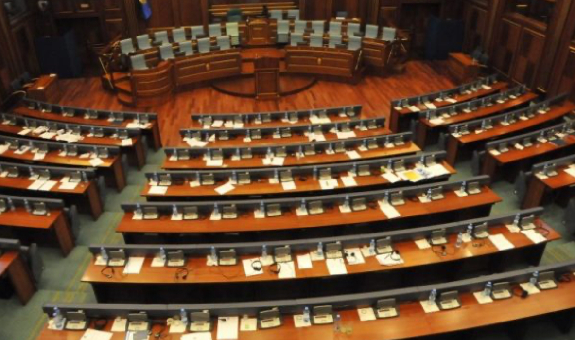 Mandatet e partive sipas rezultatit aktual VV 57, PDK 22, LDK 15, AAK 6, Cakolli analizon si mund të ndryshojnë numrat