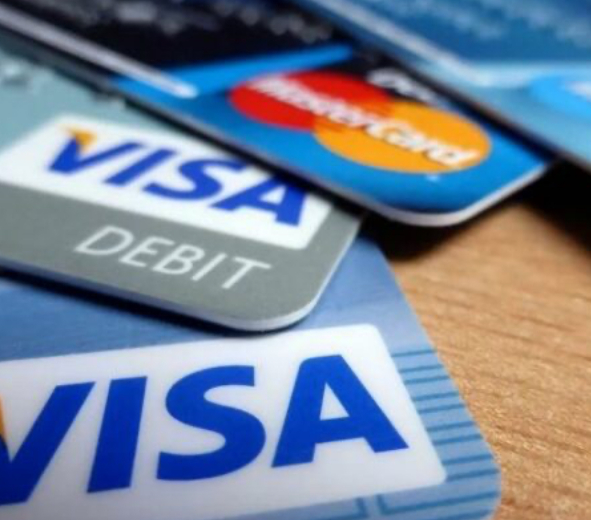 I erdhi mesazh për përditësim të dhënash, prishtinases i vidhen mijëra euro nga kartela bankare