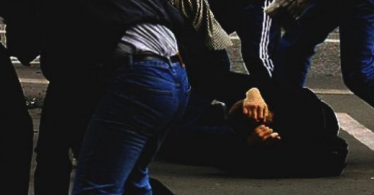 Përleshje mes të miturve në Lupq: thikë, shufër metalike dhe grushte, një i ndaluar