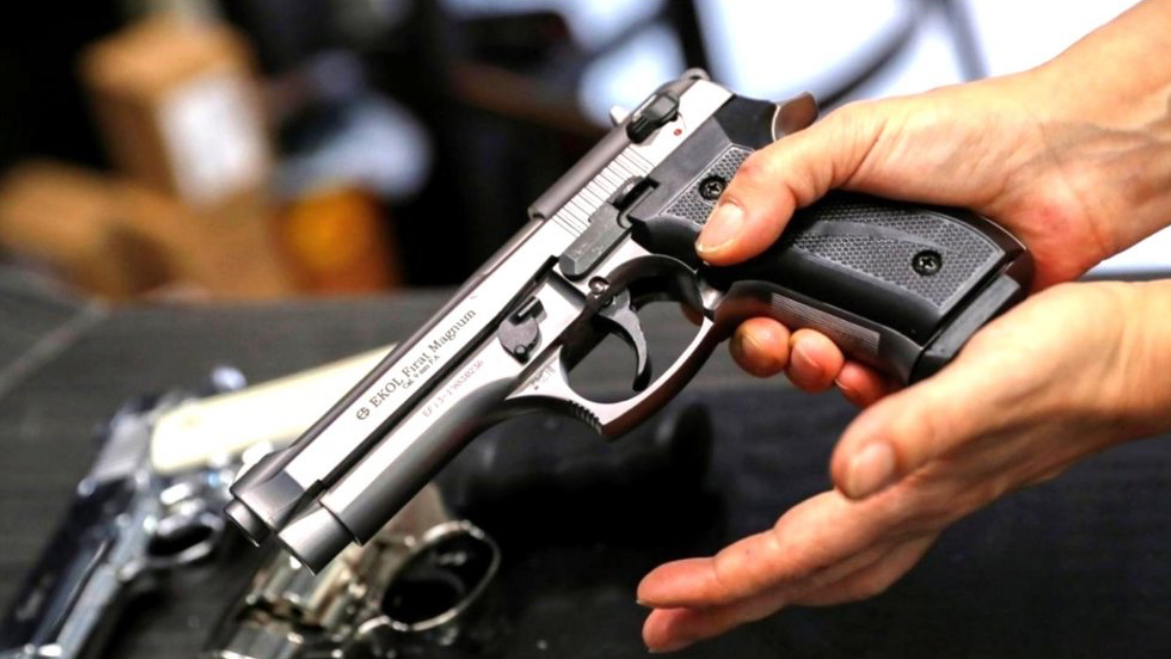 Vetëplagoset me armë zjarri një shtetas shqiptar në Prishtinë