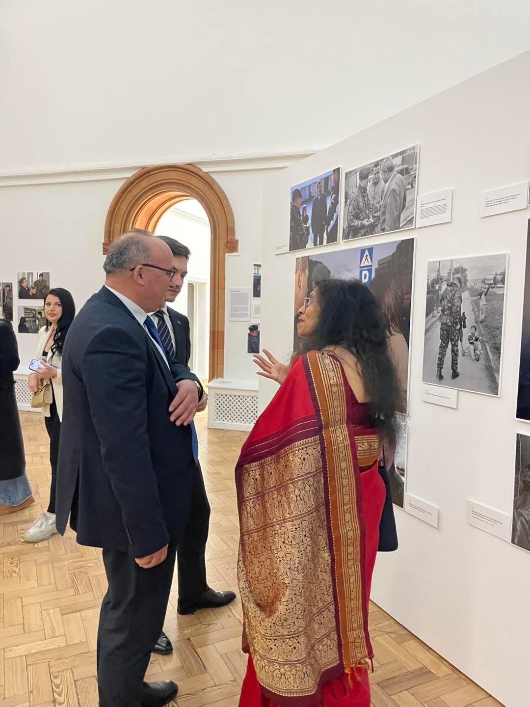 Kryetari Bulliqi merr pjesë në hapjen e ekspozitës “KFOR and Kosovo +25” në Manchester