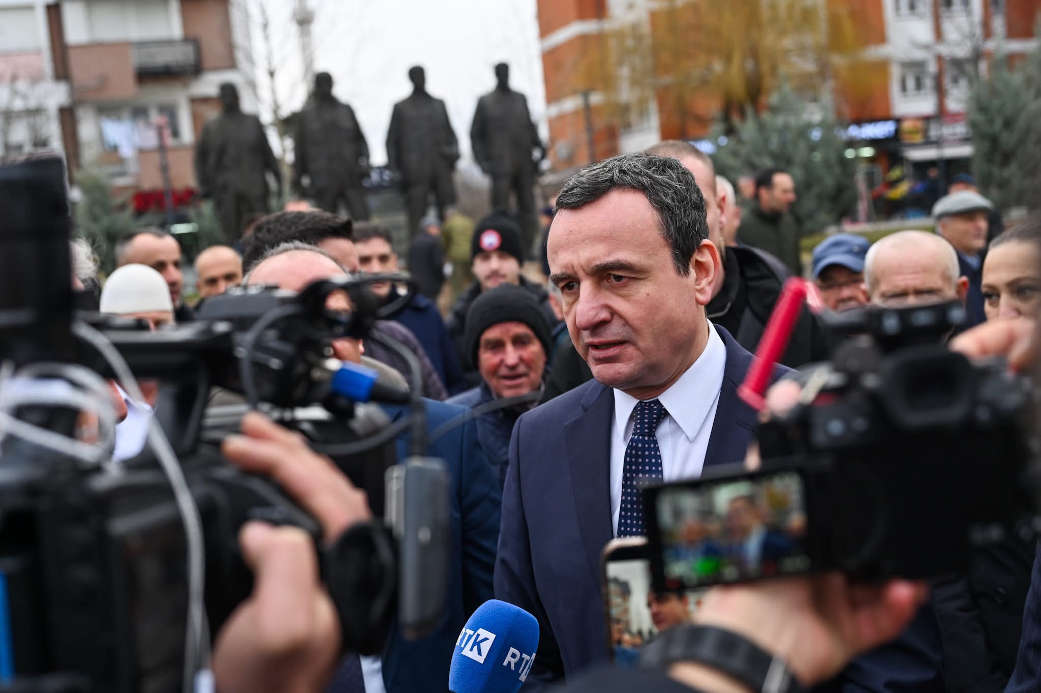 ‘Shpërndarja e Kuvendit’, Kurti nga Prekazi: Për të gjitha çështjet e politikës ditore do të përgjigjem nga Prishtina!