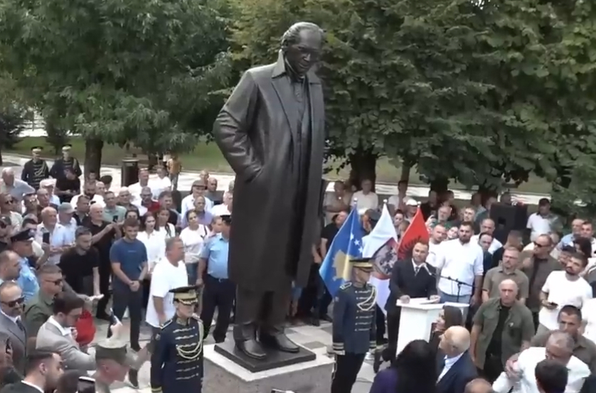 Memorial për Rugovën në zemër të Prishtinës, firmoset kontrata për projektimin e parkut dhe bibliotekës