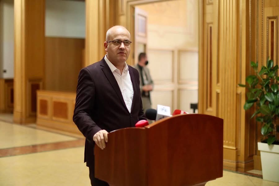 Haxhi Avdyli i ‘mbyll derën’ LDK-së: Jam pjesë e grupit parlamentar të LVV