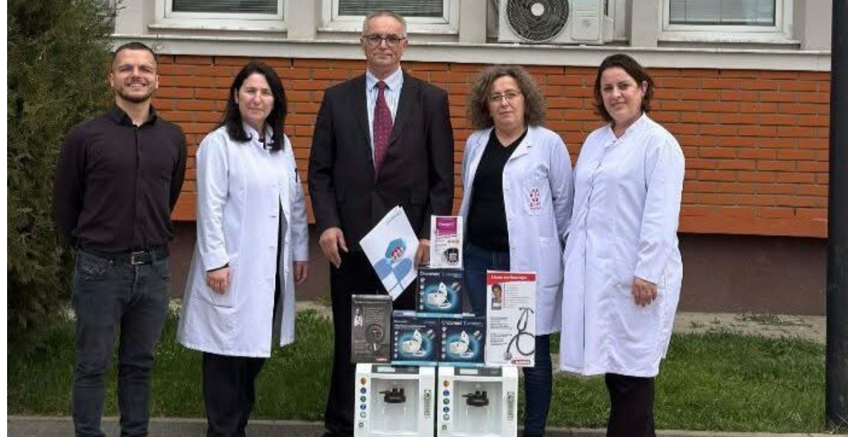 KosovaMed Healthcare dhuron donacion për QKMF-në e Podujevës