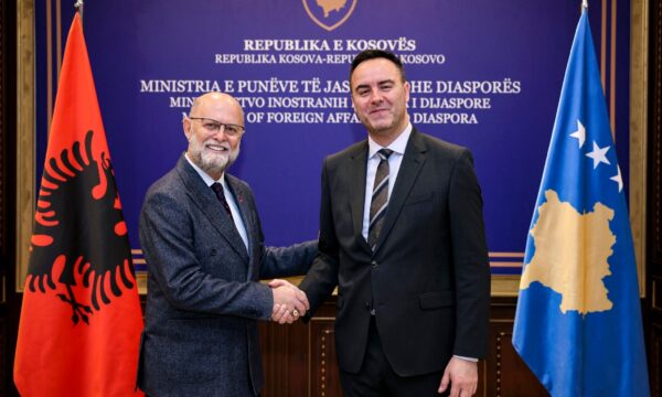 “Qëndrime të përbashkëta në arenën ndërkombëtare” Malaj takon Konjufcën