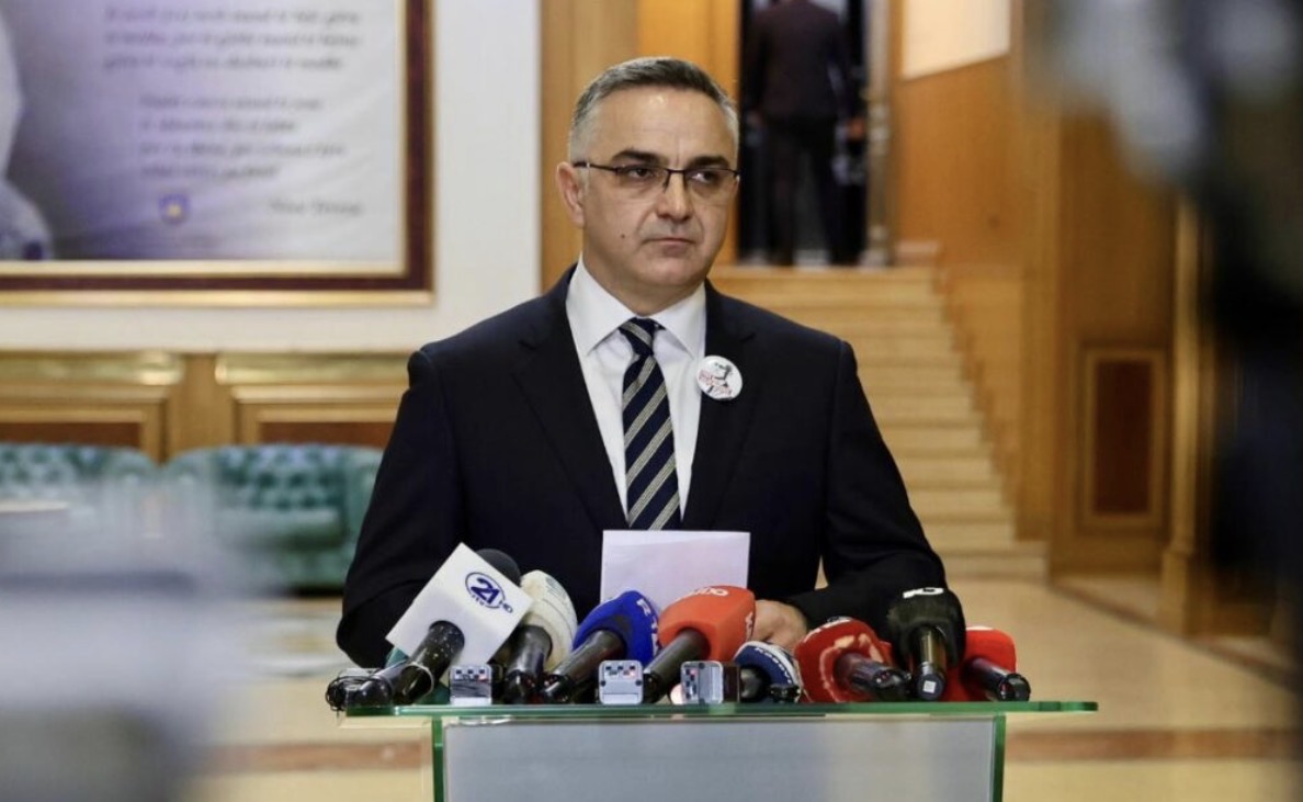 Besnik Tahiri: Nuk jemi pjesë e komplotit ndaj shtetit