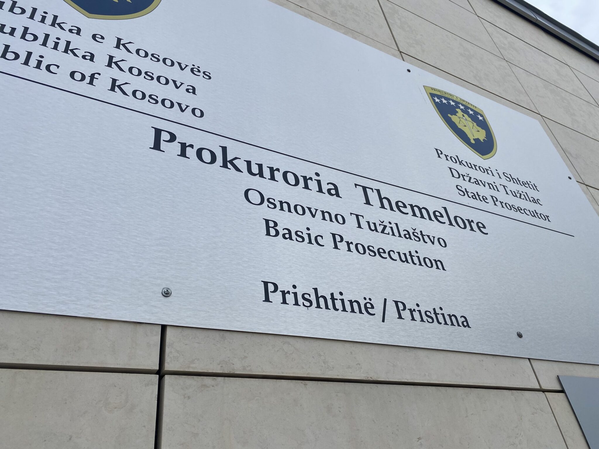 Ndalohen tre persona për “lëndim të lehtë trupor” në Fushë Kosovë