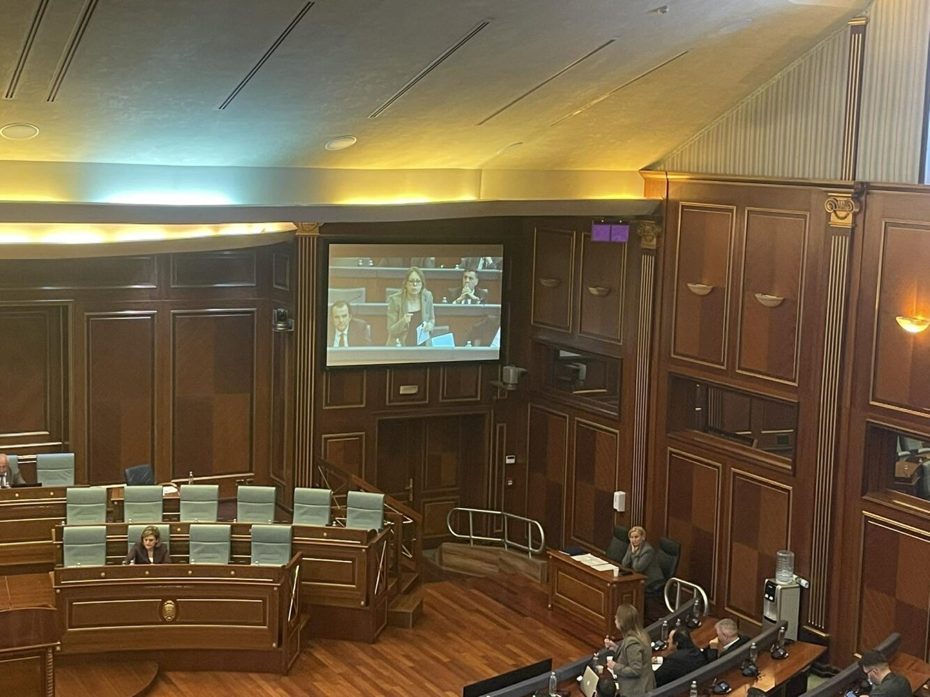 Bajrami ‘çmonton’ Mimoza Kusari-Lilën: Ju po e konfirmoni se s’keni mekanizëm për kontrollin e tregtarëve