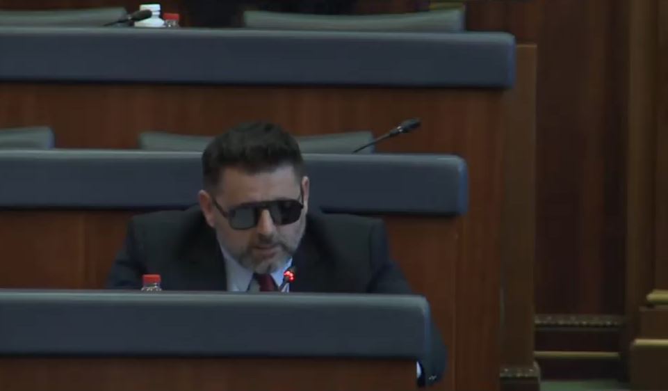 Bekë Berisha: Keni menu që me një shirit ndër sjetëll, Salih Zyba e Enver Dugolli kanë me na marrë shtëpitë