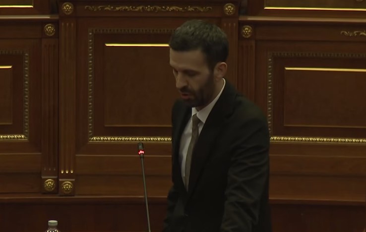 “Mungon edhe VV-ja, edhe Lista Serbe”, Gola ia ndal mikrofonin Rrahmanit