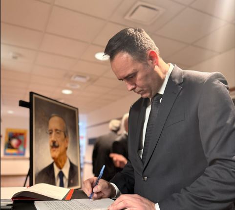 Konjufca bën homazhe për Eliot Engel, thotë se ishte mik i madh i Kosovës