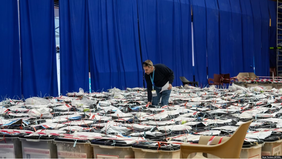 Fillon shërbimi për ndërrimin e qendrave të votimit në periudhë jozgjedhore – KQZ tregon se a ka të bëjë me zgjedhjet e reja?