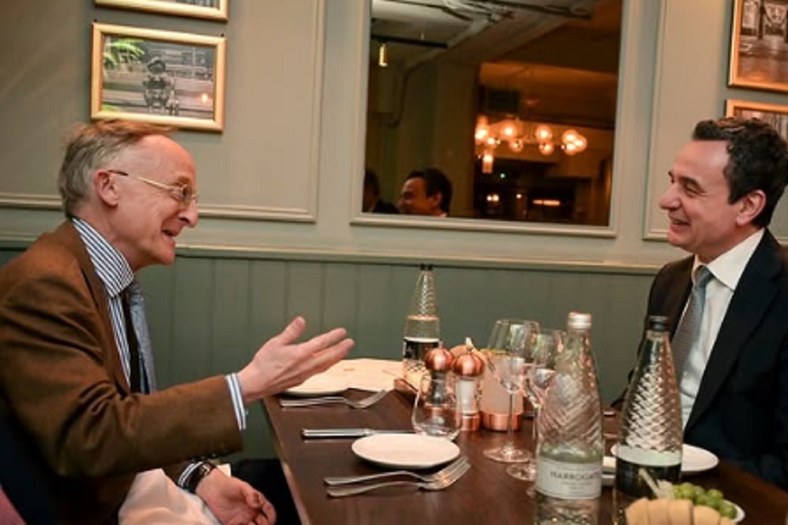 Kurti tregon se ka darkuar tre orë me Malcolm: Mahnitem nga fuqia intelektuale e tij, Kosova ka nevojë për njerëz si Sir Noel