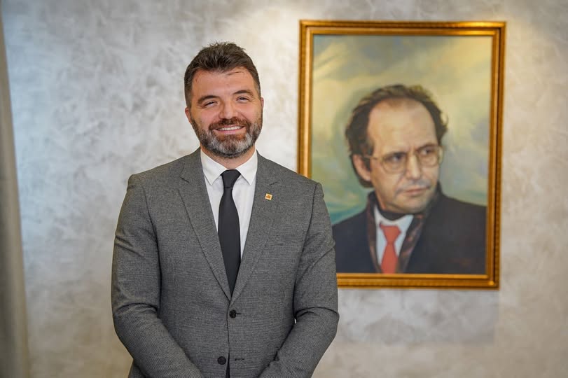 Sadiku: Tentativa e Kurtit duket të jetë ose ta çojë vendin në zgjedhje, ose të hyjë në koalicion me PDK-në.