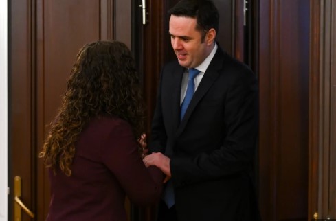 LDK hap dyert: A po vjen rikthimi i Vjosa Osmanit?