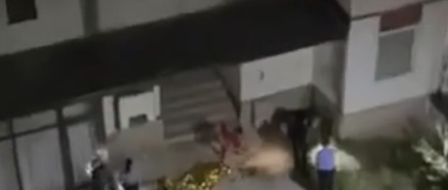 VIDEO | Pamje nga vendi ku mbeti i vdekur një person pas të shtënave me armë në Prishtinë