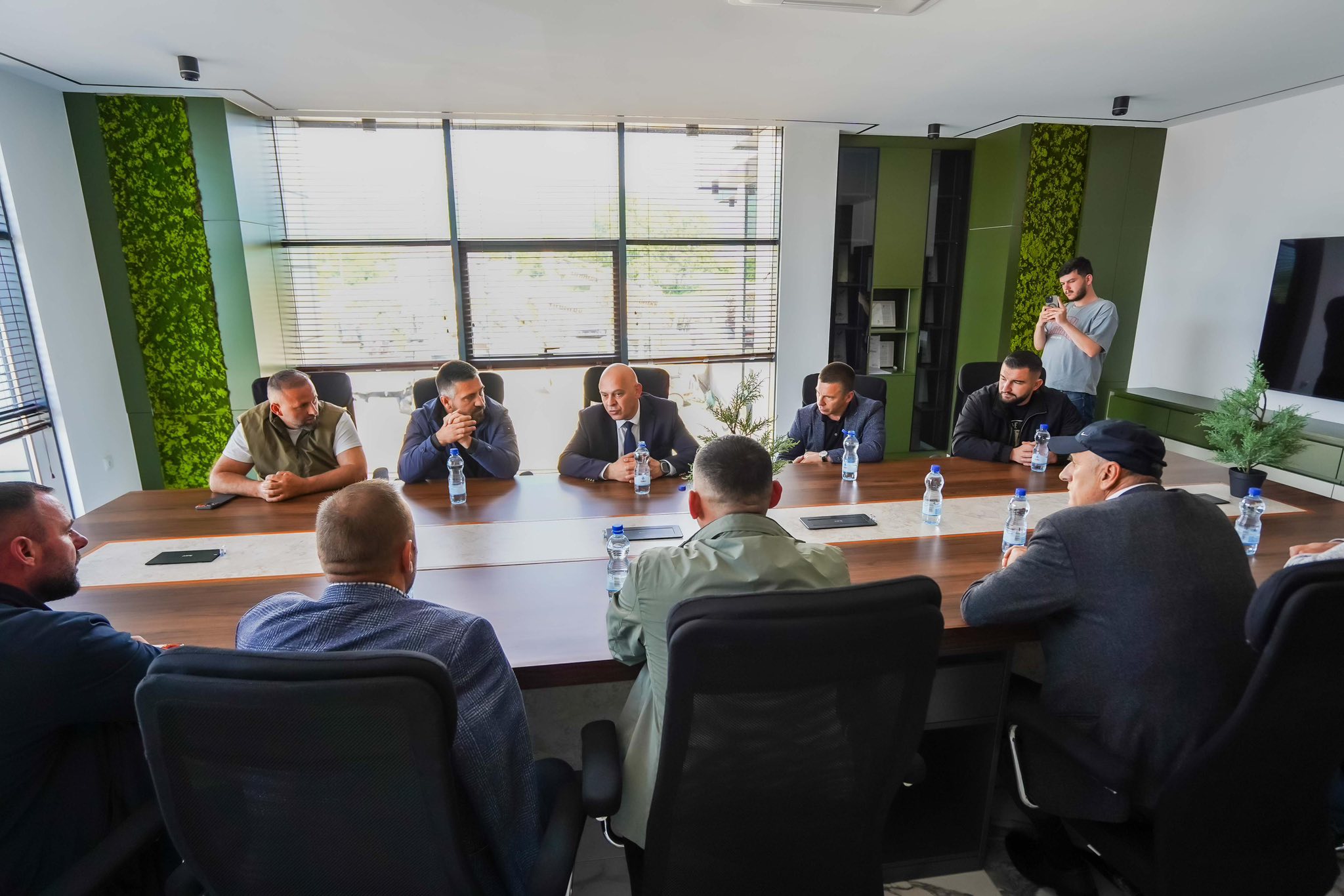Gjini nga Juniku: Biznesi vendor është motori i ekonomisë, krijuesit e vendeve të punës janë partnerë të shtetit