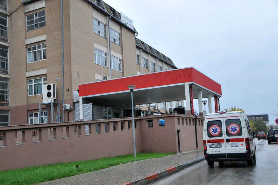 Vdes në QKUK personi i cili u vetaksidentua para një jave me motoçikletë në Pejë