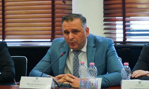 Bajqinovci: Policia të marrë masa ndaj ngasësve të trotineteve elektrikë dhe biçikletave që po qarkullojnë nëpër sheshe dhe zona këmbësorësh