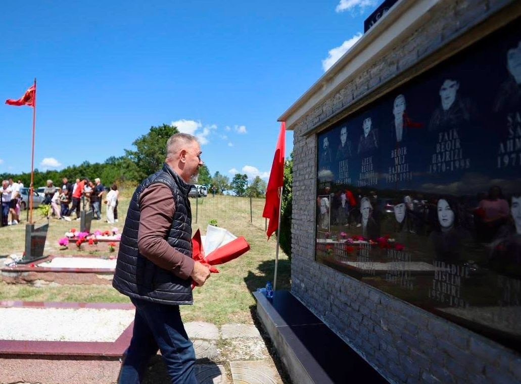 Lushtaku nderon dëshmorët në Marinë e Radishevë, në këtë të fundit u zbulua pllaka përkujtimore