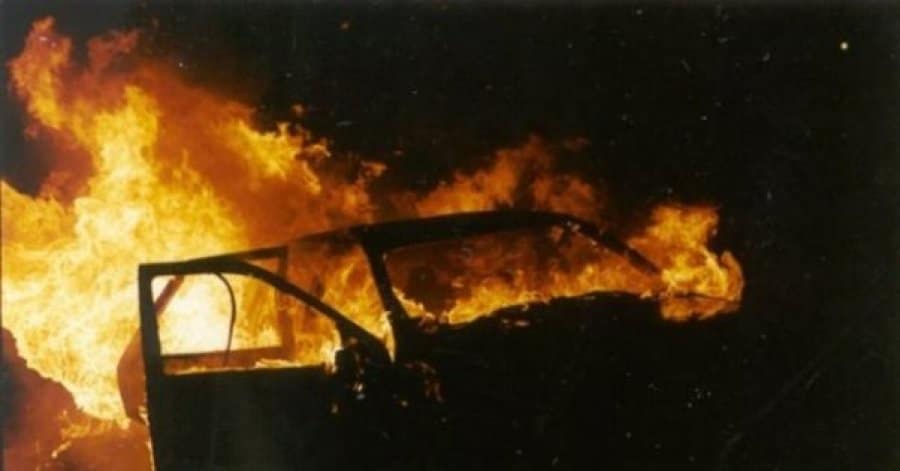 Digjet Audi Q8 i një avokati në Vushtrri, zjarri përfshin edhe veturën e vëllait – dëmi rreth 70 mijë euro