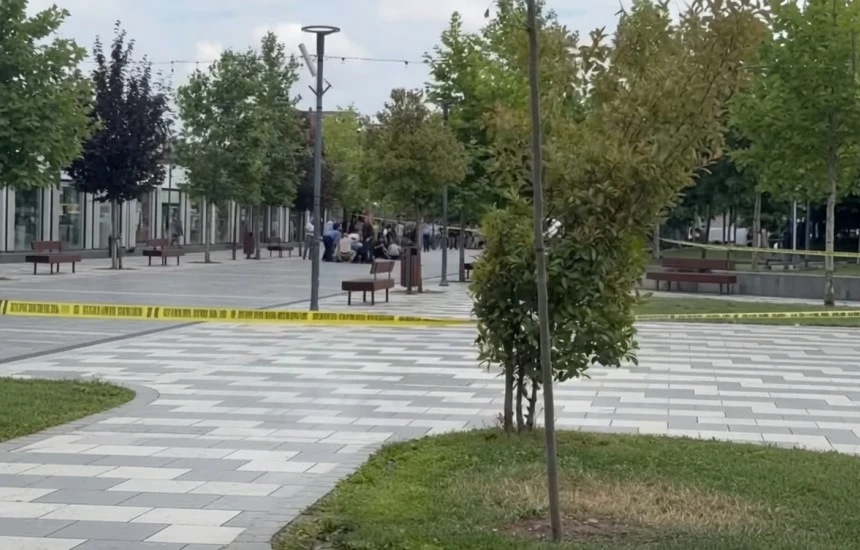 Policia jep detaje për të shtënat me armë në Podujevë, tre persona plagosen – dërgohen në QKUK