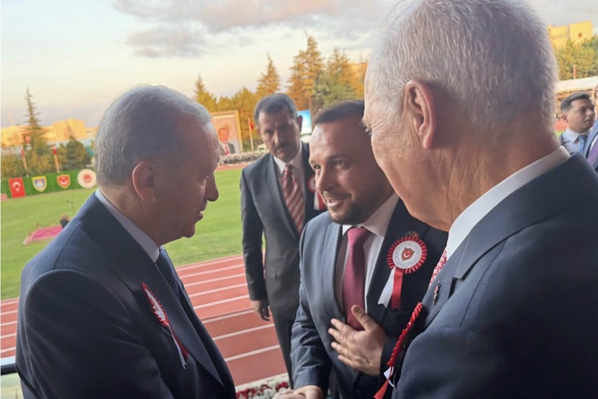 Maqedonci takon presidentin Erdogan në Turqi, pesë kadetë nga Kosova diplomojnë në Akademinë Ushtarake